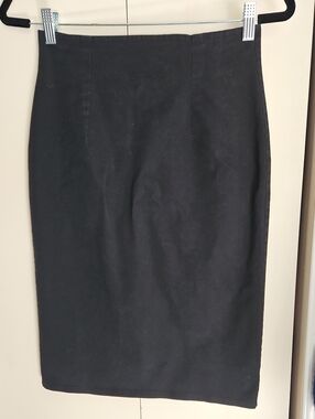 Sleek Black Pencil Skirt for Women Sz Small W14/16 L25